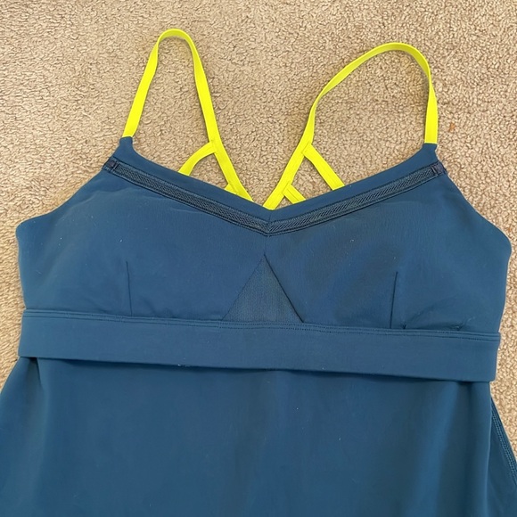 Lululemon Just Breathe strappy tank top size 8 - Picture 2 of 5